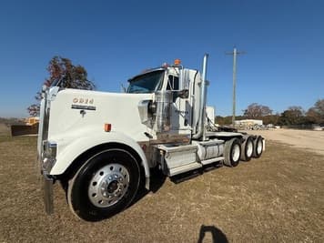 Main image Kenworth W900